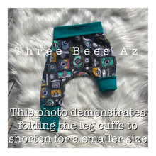 Load image into Gallery viewer, 12m - 3T Grow with me Joggers - Organic Cotton space/Rockets WITH POCKETS!!
