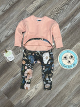 Load image into Gallery viewer, 3m - 12m Grow-With-Me SET!!! (Dark floral pants with pink Sweatshirt)
