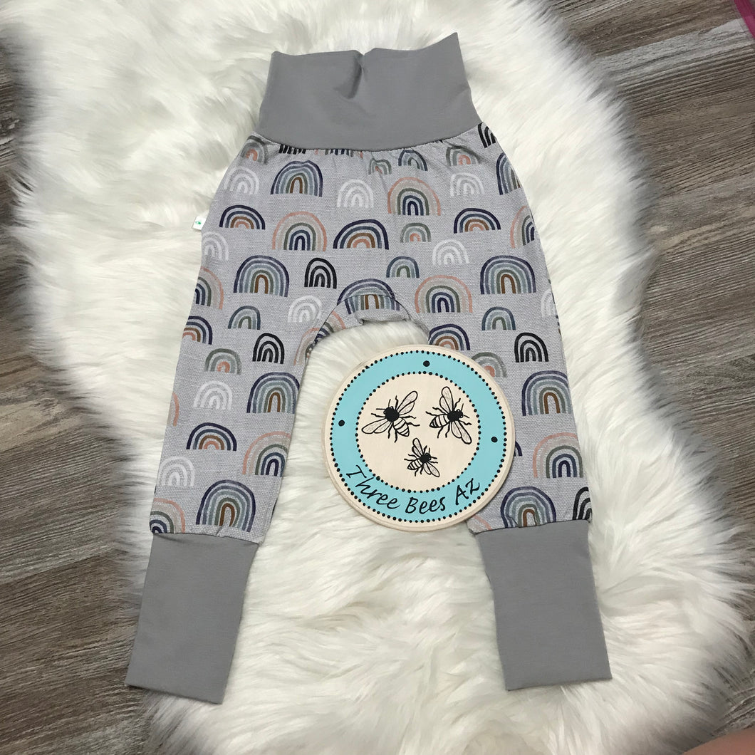 12m-3T - Grow with me Joggers - light rainbows with gray bands - Organic Cotton